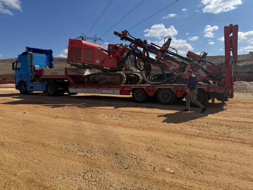 Gaziantep’de ağır nakliyat firmalarının modern araçları