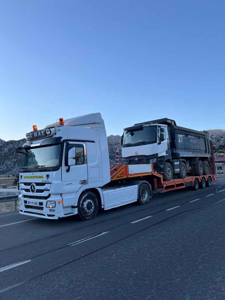 Gaziantep’de makine ve ekipman taşımacılığı lowbed araçlarla