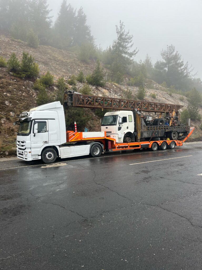 Gaziantep’de inşaat lojistiği için özel ağır nakliyat kamyonu