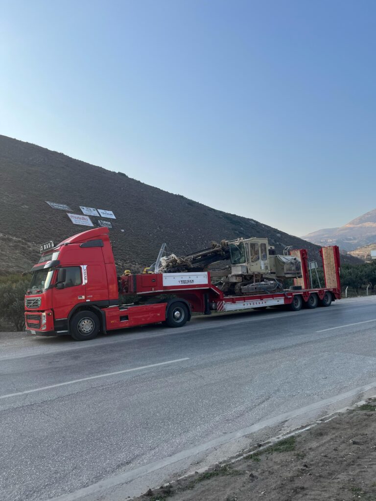 Gaziantep’de inşaat malzemeleri için ağır nakliyat aracı